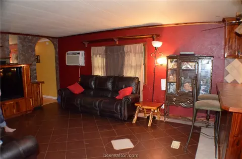 6172 J C Long Dr, Bryan, TX 77807 photo 4