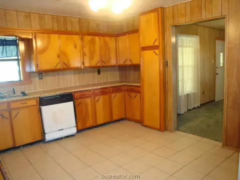 2708 Villa Maria E, Bryan, TX 77802 photo 3