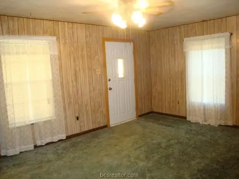 2708 Villa Maria E, Bryan, TX 77802 photo 2