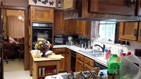 2514 Broadmoor Dr, Bryan, TX 77802 photo 5