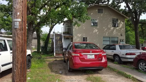 4501 Aspen St, Bryan, TX 77801 photo 2