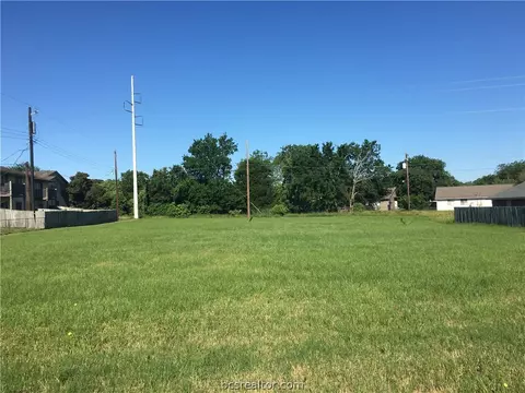 3605 Mohawk St, Bryan, TX 77802 photo 3