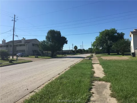 3605 Mohawk St, Bryan, TX 77802 photo 12