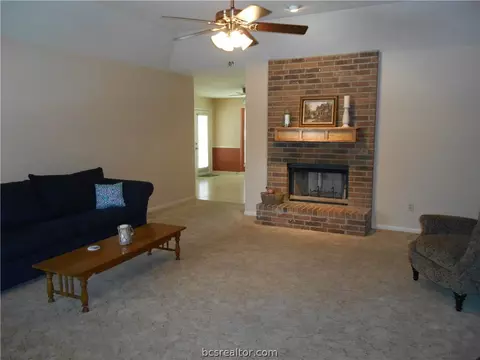 3716 Brighton Dr, Bryan, TX 77802 photo 3