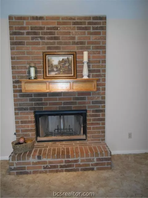 3716 Brighton Dr, Bryan, TX 77802 photo 4