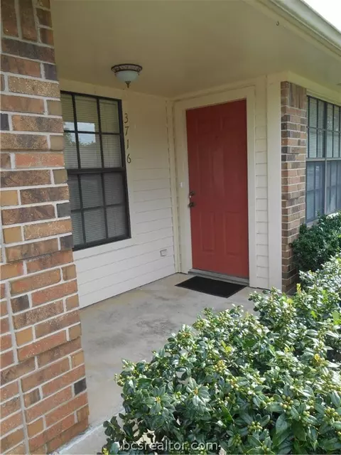 3716 Brighton Dr, Bryan, TX 77802 photo 2