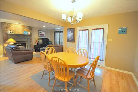 2813 Oakside Dr, Bryan, TX 77802 photo 7