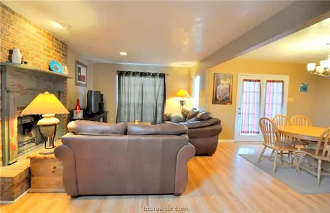 2813 Oakside Dr, Bryan, TX 77802 photo 6