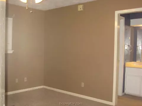 4422 Meadowbrook Dr, Bryan, TX 77802 photo 11
