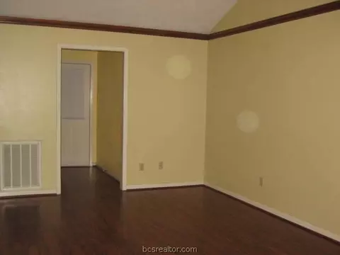 4422 Meadowbrook Dr, Bryan, TX 77802 photo 9