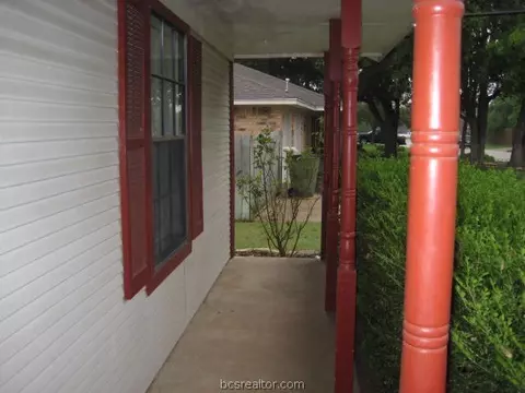4422 Meadowbrook Dr, Bryan, TX 77802 photo 3