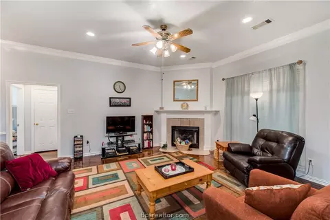 1814 White Stone Dr, Bryan, TX 77807 photo 4