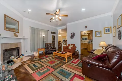 1814 White Stone Dr, Bryan, TX 77807 photo 2