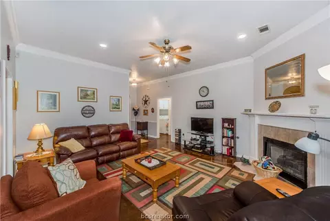 1814 White Stone Dr, Bryan, TX 77807 photo 3