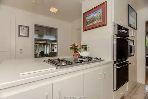 506 Brookside Dr E, Bryan, TX 77801 photo 29