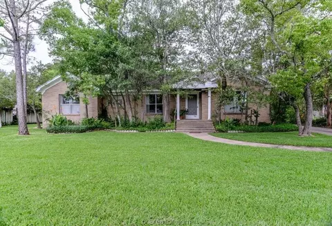506 Brookside Dr E, Bryan, TX 77801 photo 1