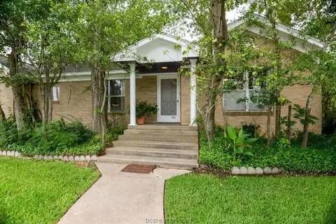506 Brookside Dr E, Bryan, TX 77801 photo 2