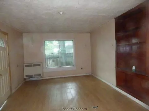 605 E 24th St, Bryan, TX 77803 photo 9