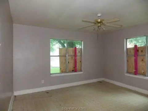 605 E 24th St, Bryan, TX 77803 photo 15