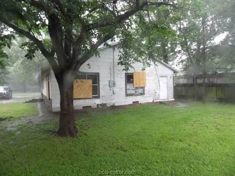605 E 24th St, Bryan, TX 77803 photo 3