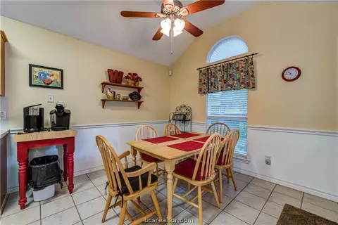 910 E 27th St, Bryan, TX 77803 photo 9