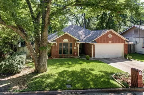 910 E 27th St, Bryan, TX 77803 photo 2