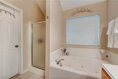 910 E 27th St, Bryan, TX 77803 photo 17