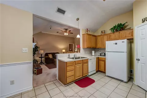 910 E 27th St, Bryan, TX 77803 photo 13