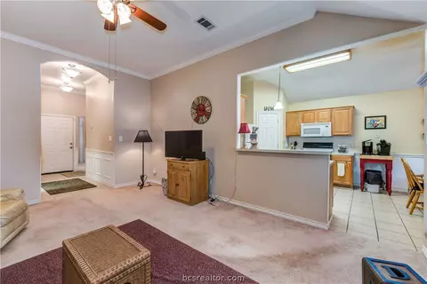 910 E 27th St, Bryan, TX 77803 photo 8