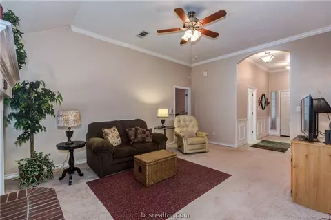 910 E 27th St, Bryan, TX 77803 photo 7
