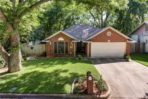 910 E 27th St, Bryan, TX 77803 photo 1