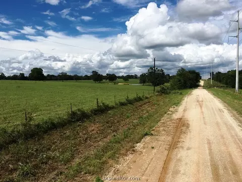 10322 Gourd Neck Rd, Franklin, TX 77856 photo 12