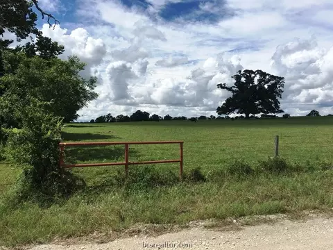 10322 Gourd Neck Rd, Franklin, TX 77856 photo 8