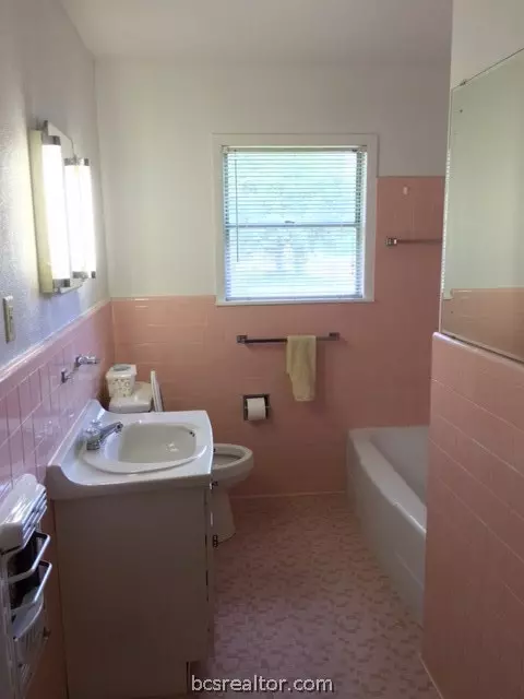 3907 Windowmere St, Bryan, TX 77802 photo 9