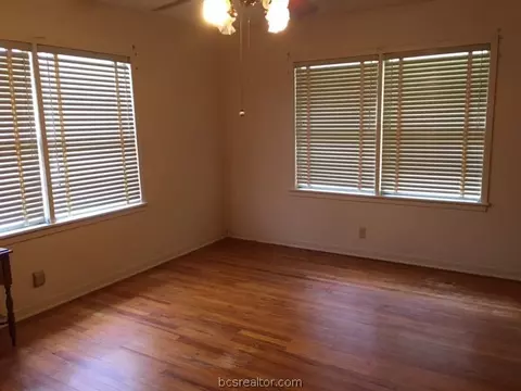 3907 Windowmere St, Bryan, TX 77802 photo 6