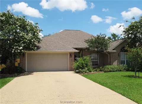 3909 Brighton Dr, Bryan, TX 77802 photo 1