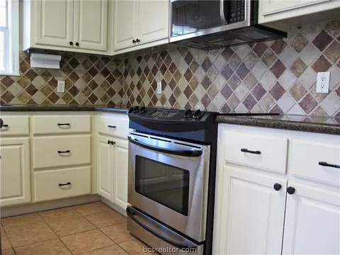 3909 Brighton Dr, Bryan, TX 77802 photo 12