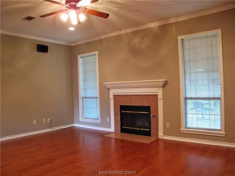 3909 Brighton Dr, Bryan, TX 77802 photo 7