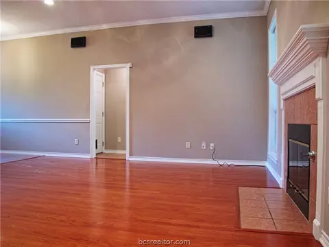 3909 Brighton Dr, Bryan, TX 77802 photo 6