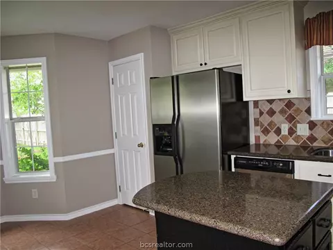 3909 Brighton Dr, Bryan, TX 77802 photo 10