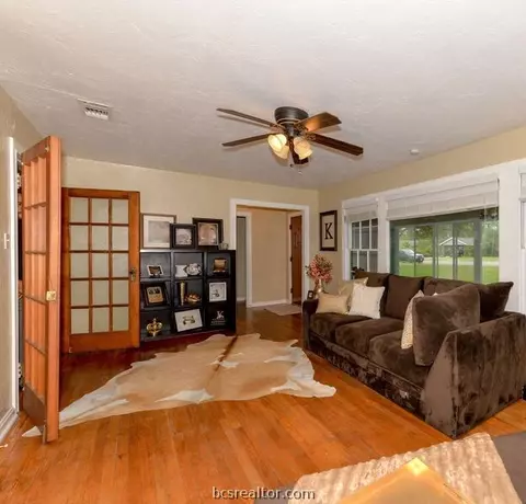 722 Garden Acres Blvd, Bryan, TX 77802 photo 3