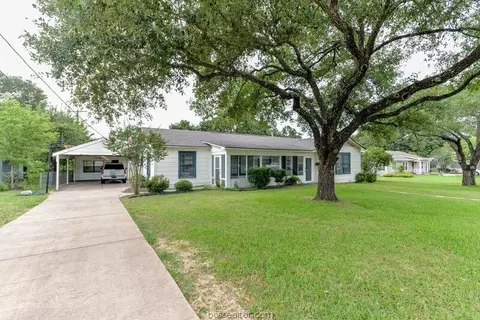 722 Garden Acres Blvd, Bryan, TX 77802 photo 1
