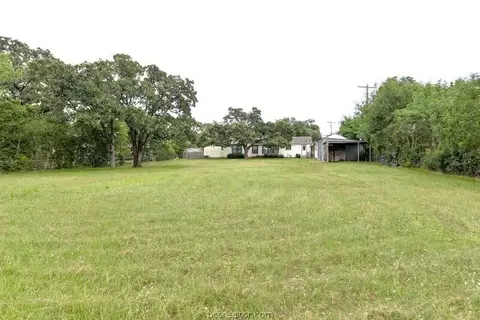 722 Garden Acres Blvd, Bryan, TX 77802 photo 2