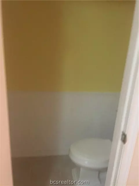 3923 Old Oaks Drive 17, Bryan, TX 77802 photo 9