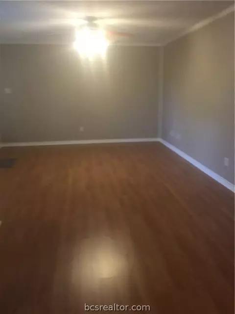 3923 Old Oaks Drive 17, Bryan, TX 77802 photo 7