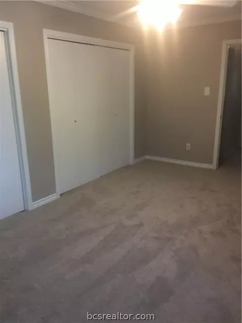 3923 Old Oaks Drive 17, Bryan, TX 77802 photo 15