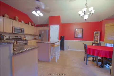 4700 Winchester Dr, Bryan, TX 77802 photo 7