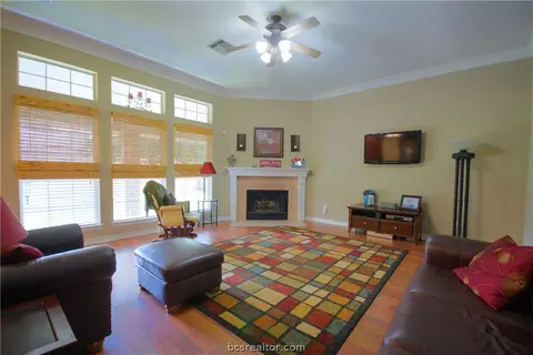 4700 Winchester Dr, Bryan, TX 77802 photo 6