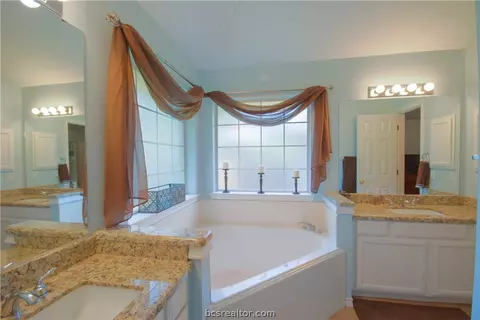4700 Winchester Dr, Bryan, TX 77802 photo 14