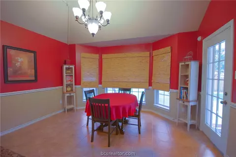4700 Winchester Dr, Bryan, TX 77802 photo 9